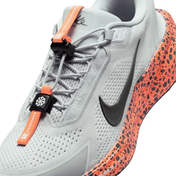 Athletic_Shoes